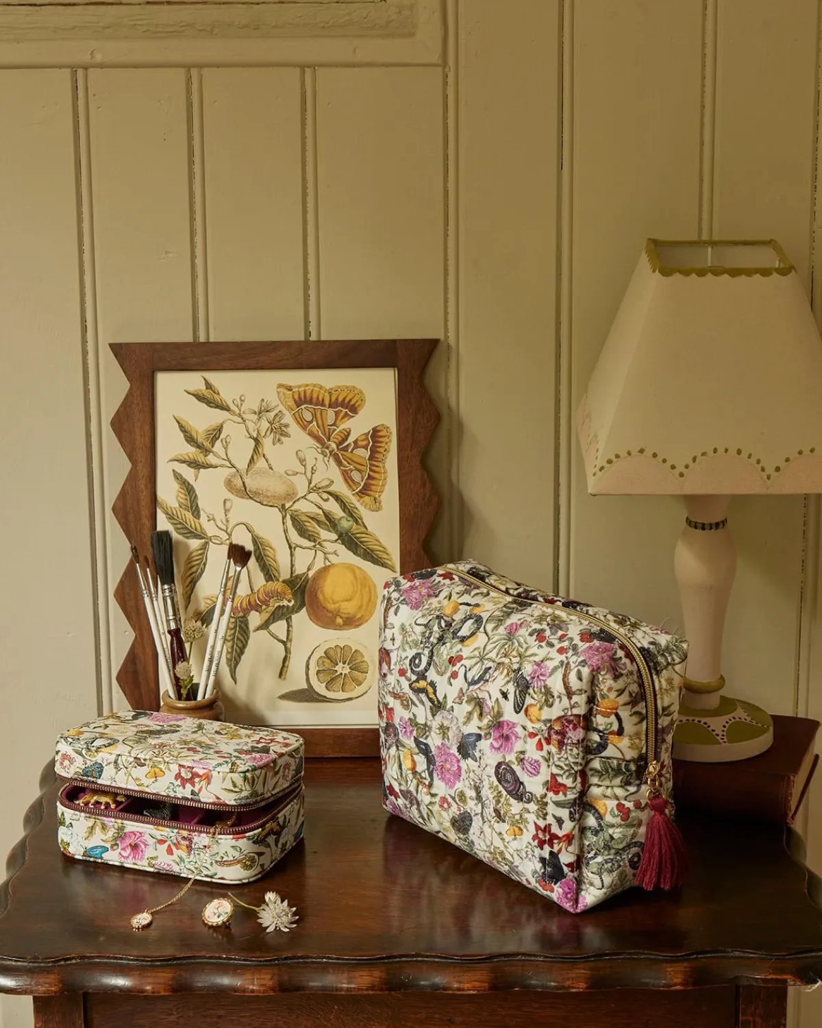 Jewelry Boxes-Fable England Floral Engravings Large Printed Jewelry Box
